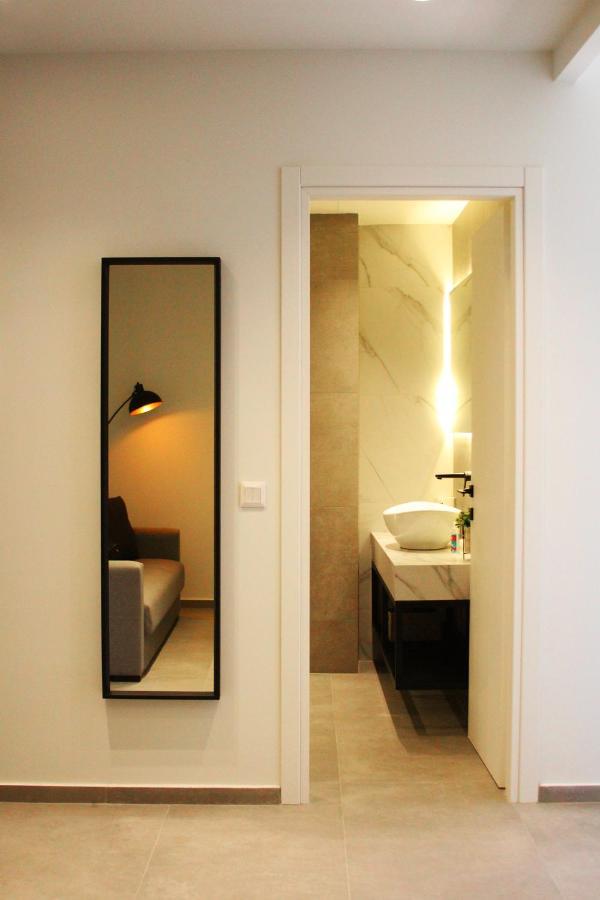 K58 Luxury Apartment Monastiraki Metro Station Acropolis Jacuzzi أثينا المظهر الخارجي الصورة