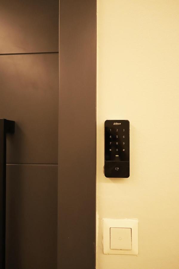 K58 Luxury Apartment Monastiraki Metro Station Acropolis Jacuzzi أثينا المظهر الخارجي الصورة